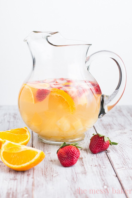 Fruity Pineapple Sangria | www.themessybakerblog.com