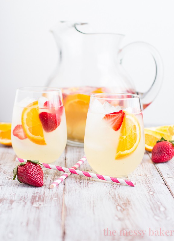 Fruity Pineapple Sangria | www.themessybakerblog.com