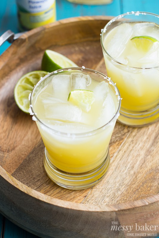 Pineapple Margarita | www.themessybakerblog.com