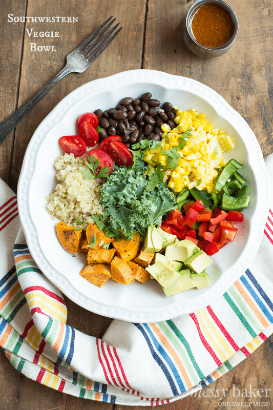 Southwestern Veggie Bowl with Chipotle Vinaigrette | www.themessybakerblog.com