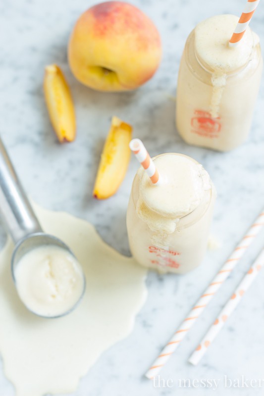 Peach Pie Milkshake made with Snickerdoodle Cookies | www.themessybakerblog.com