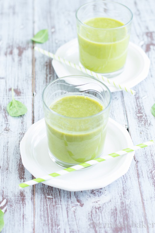 Fruit & Veg Smoothie Recipe | www.themessybakerblog.com