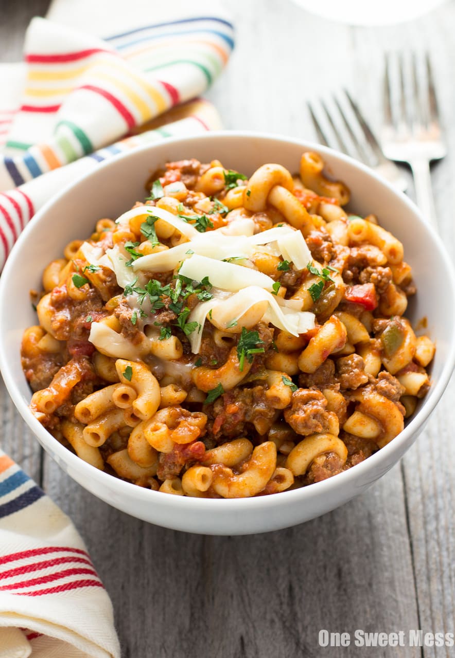 One Pot Chili Mac | Tender beef, gooey cheese, and pasta in one easy weeknight dish.