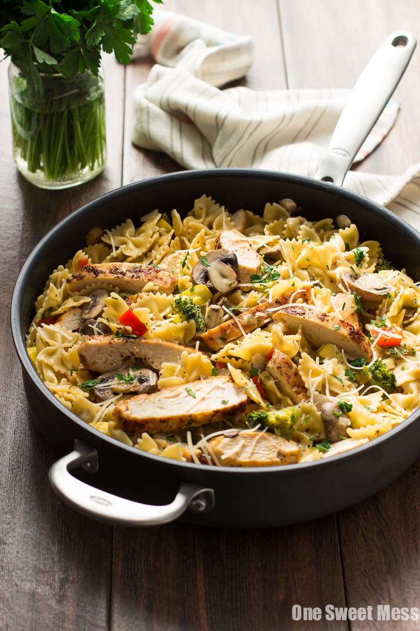 Chicken Alfredo Primavera: Hearty slices of chicken and seasonal veggies get tossed with bow-tie pasta and a creamy, cheese-y alfredo sauce. The entire dish is ready in 30 minutes