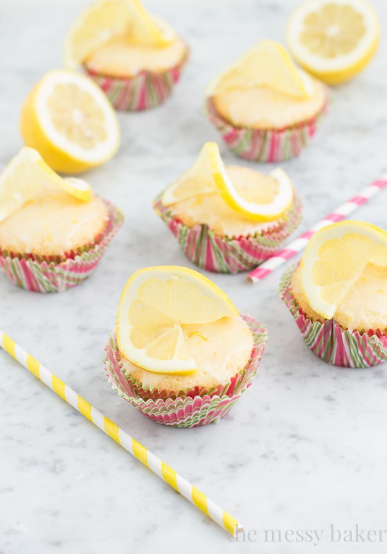 Lemon Cupcakes with Lemon Glaze | www.themessybakerblog.com
