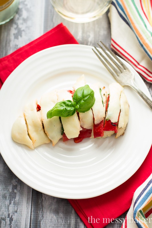 Roasted Red Pepper, Basil, and Mozzarella Chicken | www.themessybakerblog.com