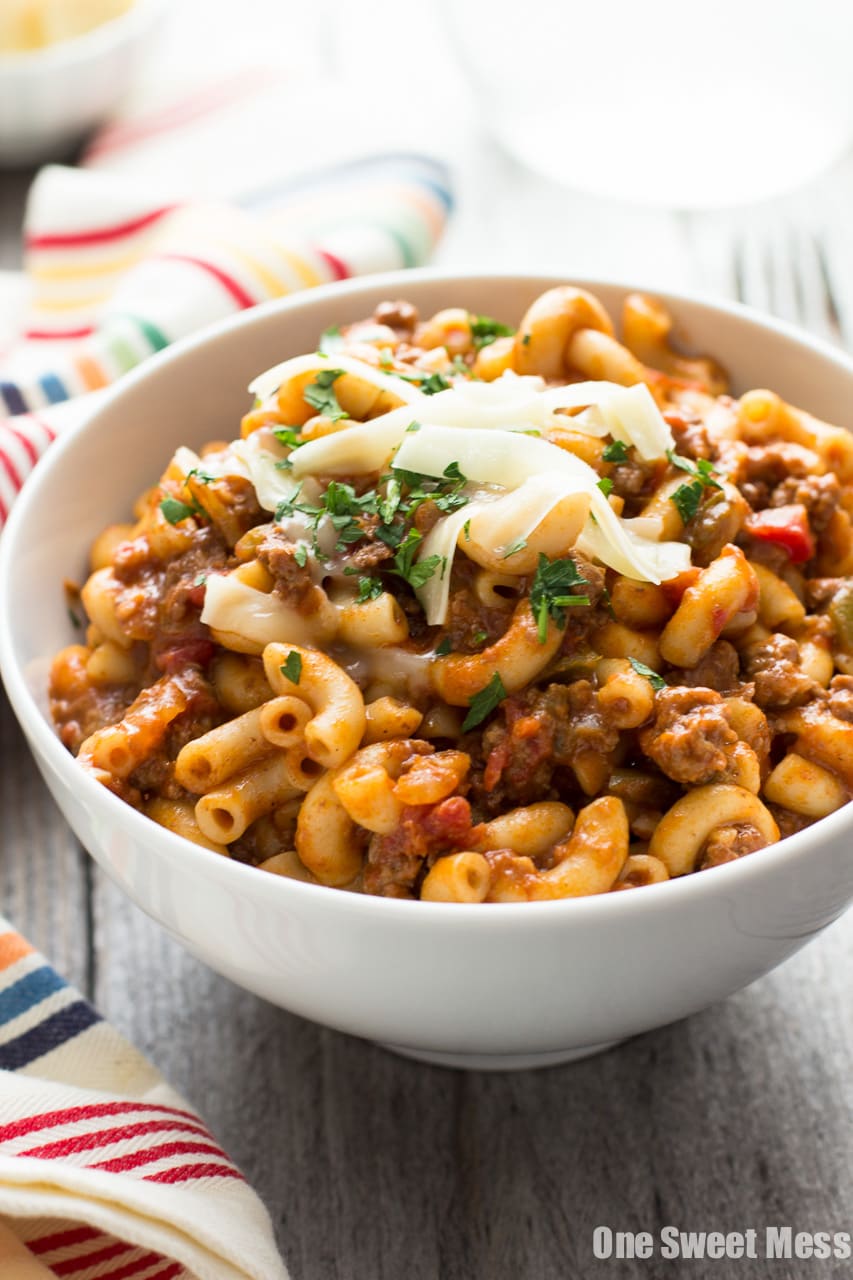 One Pot Chili Mac | Tender beef, gooey cheese, and pasta in one easy weeknight dish.