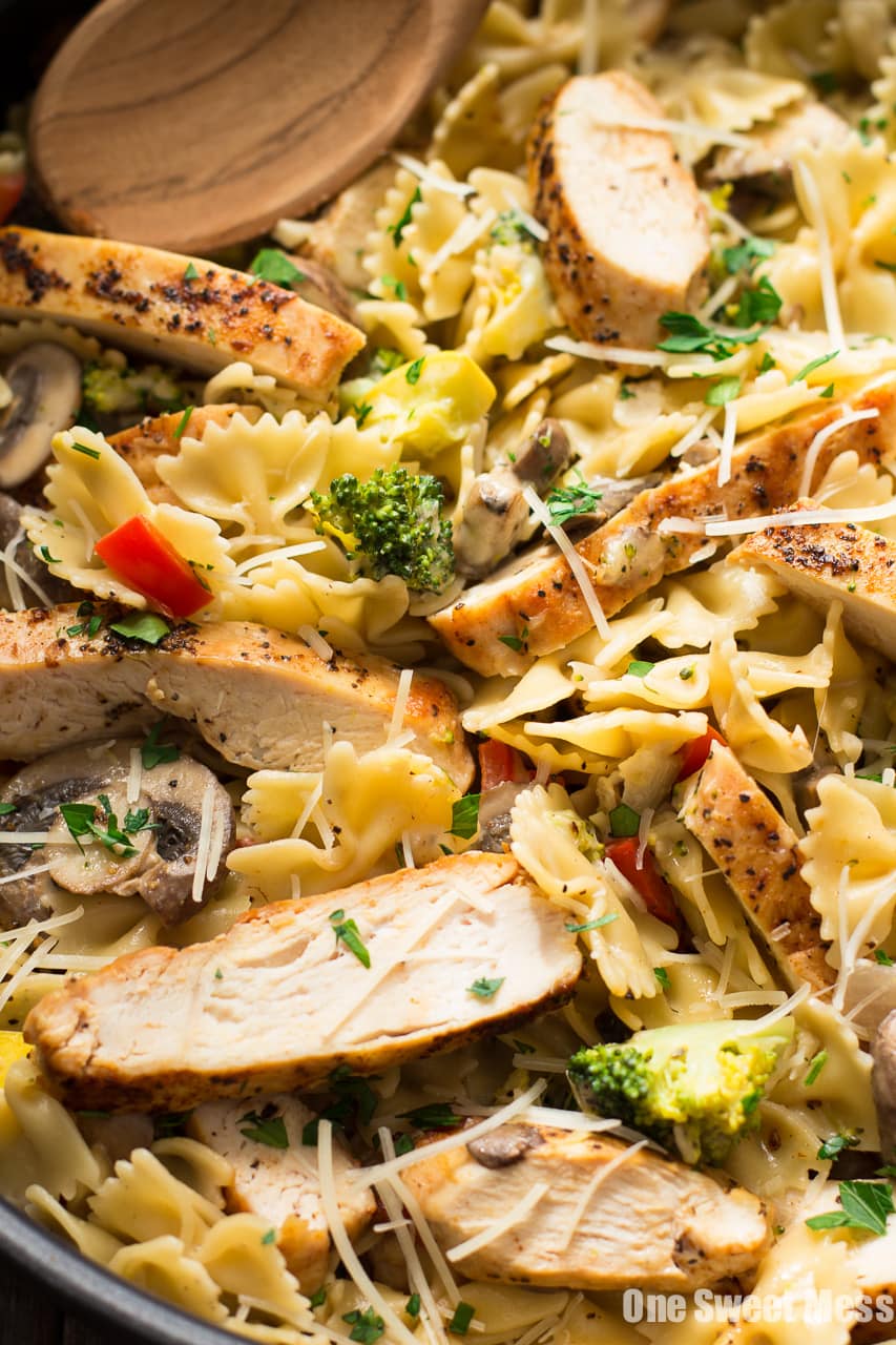 Chicken Alfredo Primavera: Hearty slices of chicken and seasonal veggies get tossed with bow-tie pasta and a creamy, cheese-y alfredo sauce. The entire dish is ready in 30 minutes